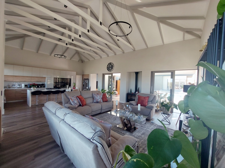 4 Bedroom Property for Sale in Oubaai Western Cape